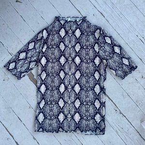 Snakeskin bodycon shirt 🐍 Size Small